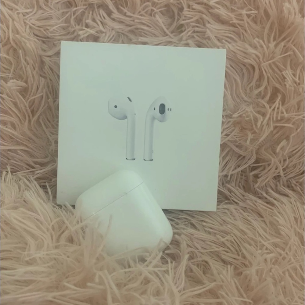Apple AirPods 1st Generation